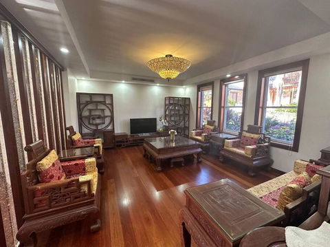 Exquisite Chinese Style Garden - Accommodation Broadbeach 0