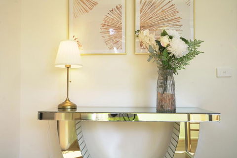 Family Home In Prime Location Melbourne - Accommodation Broadbeach 1