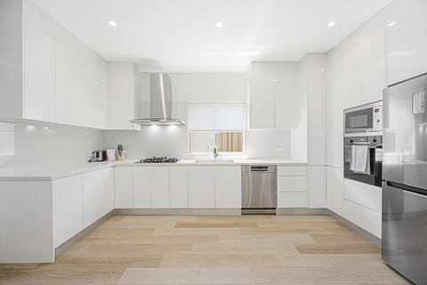 Getaway For You And Your Loved Ones - Accommodation Broadbeach 4