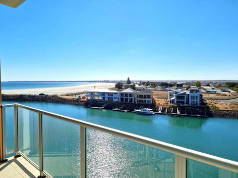 Glam Apartment 21 - Accommodation Broadbeach 0