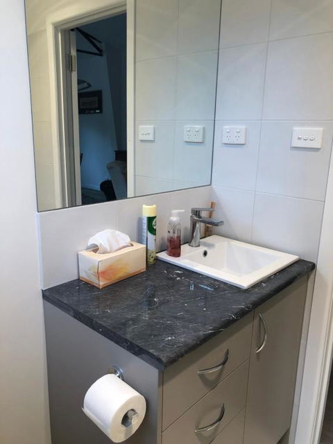 Gully Getaway - Accommodation Broadbeach 3