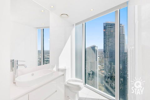 H Residences - QStay - Accommodation Broadbeach 1