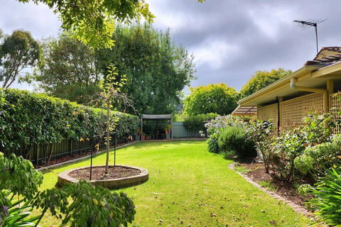 Hahndorf Home, Walk To Main St, Sleeps 8 - Accommodation Broadbeach 3