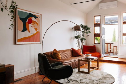 Henry Home - Accommodation Broadbeach 0