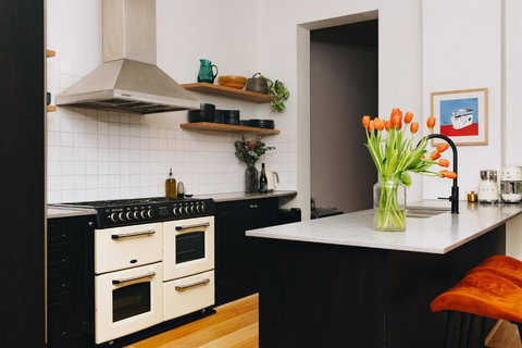 Henry Home - Accommodation Broadbeach 3