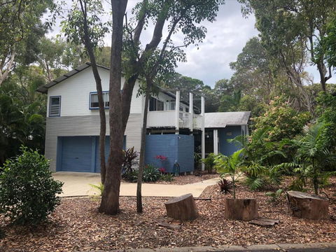 Ibis 3 House - Accommodation Broadbeach 2