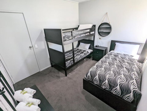 Homestead Motor Inn & Apartments - Accommodation Broadbeach 2