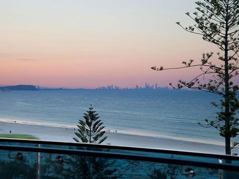 Iconic Apartments 704 - Accommodation Broadbeach 3
