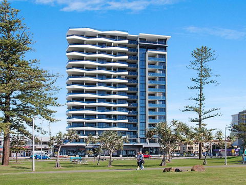 Iconic Apartments 704 - Accommodation Broadbeach 2