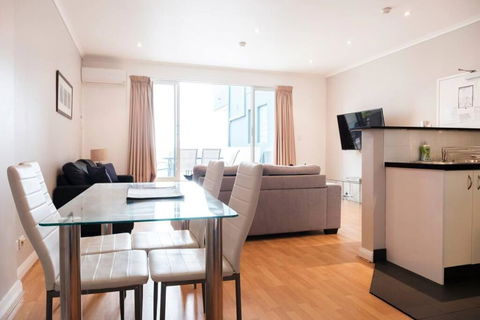 Ideal 1BR Suite Near The Manly Beach With Pool - Accommodation Broadbeach 1