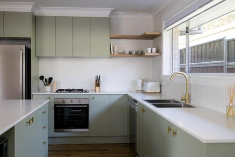 Ideal Family Home, Close To Sportsgrounds, Hospital & Cadia - Accommodation Broadbeach 1