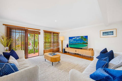 Illalangi - Views, Pool, Walk To Beach - Accommodation Broadbeach 1