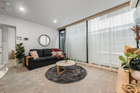 Incredible Inkerman - Accommodation Broadbeach 0