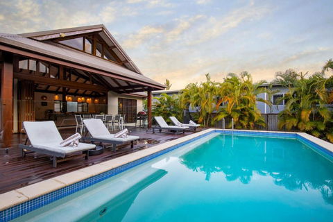 Indah Port Douglas - Accommodation Broadbeach 2