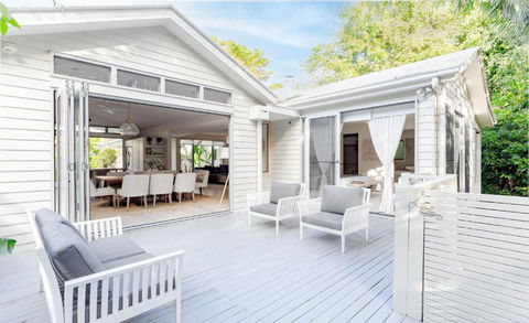 Indigo Blue - 600m To Beach, Pet By Approval - Accommodation Broadbeach 2
