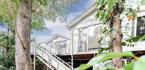 Indigo Blue - 600m To Beach, Pet By Approval - Accommodation Broadbeach 3