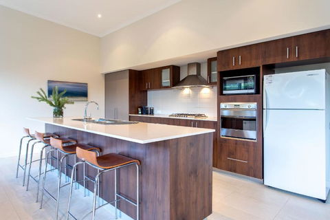 Indigo I Private Properties - Accommodation Broadbeach 3