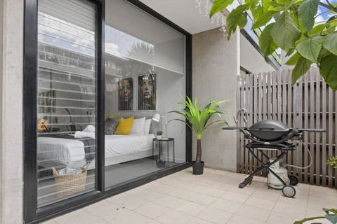 Ink Echelon Escape - Accommodation Broadbeach 3