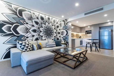 Inner City 1 Bedroom Apartment With Rooftop Pool And Parking - Serain Residences - Accommodation Broadbeach 1