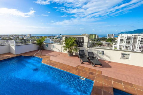 Inner City Gem - Stunning Views - Accommodation Broadbeach 2