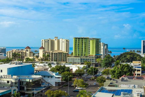 Inner City Gem - Stunning Views - Accommodation Broadbeach 3