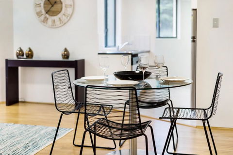 Inner City Retreat In Pyrmont 1 Bdrm With Car Space - 28 Mill - Accommodation Broadbeach 3