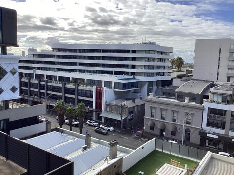 In The Heart Of Port Melbourne - Accommodation Broadbeach 3