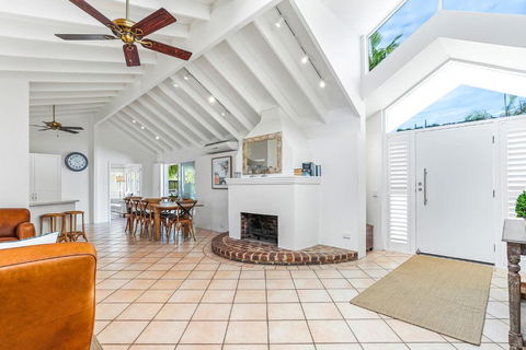 Island Living In The Heart Of Noosa - Accommodation Broadbeach 2