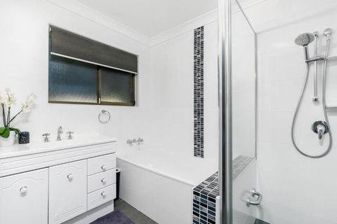 Iona - Accommodation Broadbeach 3