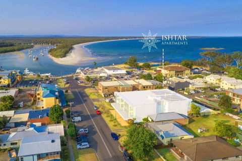 Ishtar Apartment 4- Best Water Views - Accommodation Broadbeach 2