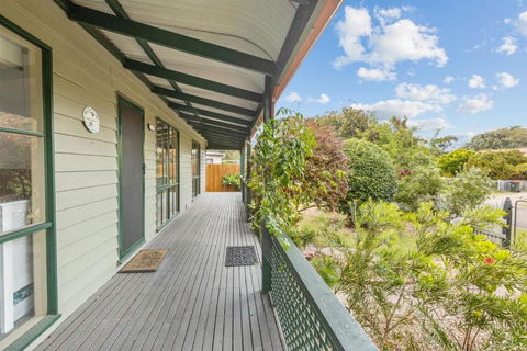 Island House - Accommodation Broadbeach 2