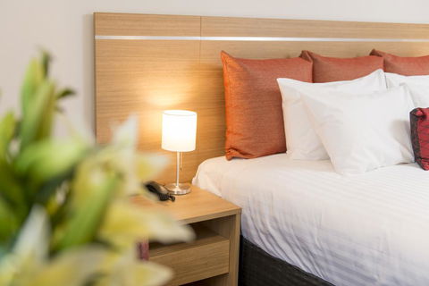 Adelaide Royal Coach - Accommodation Broadbeach 2