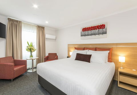 Adelaide Royal Coach - Accommodation Broadbeach 1