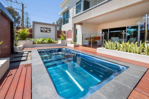 Adelphi Waterfront 2 Bedroom Ground Floor Home - Accommodation Broadbeach 1