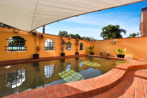 Adobe Motel - Accommodation Broadbeach 1