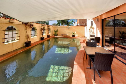 Adobe Motel - Accommodation Broadbeach 2
