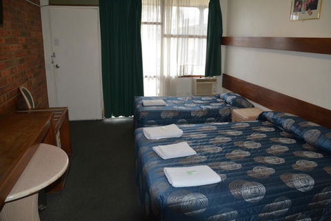 Adrian Motel - Accommodation Broadbeach 2