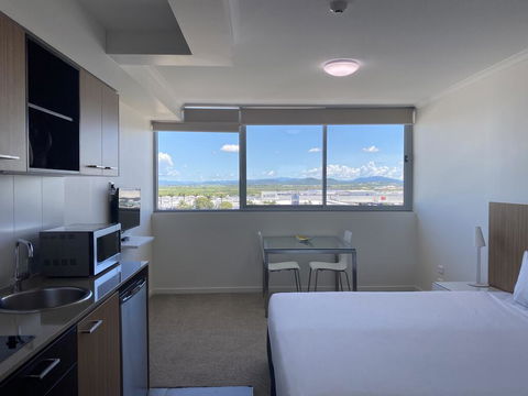 Airtrip Apartments On River Street, Mackay - Accommodation Broadbeach 3