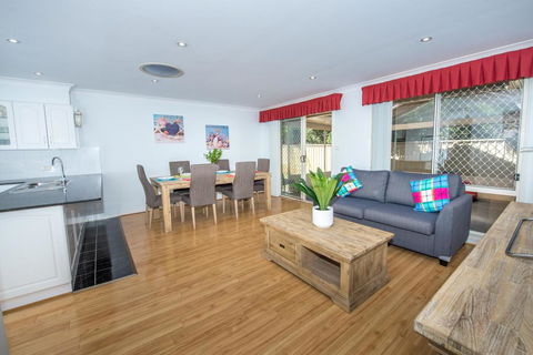 Ajax Avenue 2/35 - Nelson Bay - Accommodation Broadbeach 1