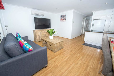 Ajax Avenue 2/35 - Nelson Bay - Accommodation Broadbeach 3