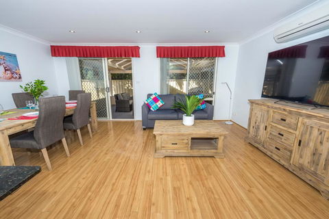 Ajax Avenue 2/35 - Nelson Bay - Accommodation Broadbeach 2