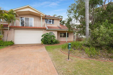 Ajax Avenue, 6 - Accommodation Broadbeach 2
