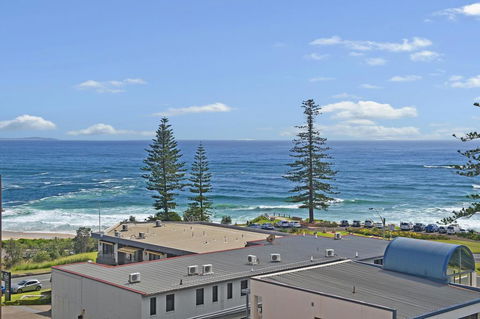 Akuna 20, 6 Joffre Street - Accommodation Broadbeach 3