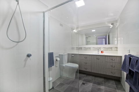 Akuna 20, 6 Joffre Street - Accommodation Broadbeach 1