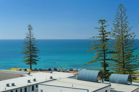 Akuna 20, 6 Joffre Street - Accommodation Broadbeach 0