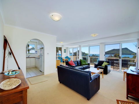 Albacore, Unit 6, 12 Ondine Close - Accommodation Broadbeach 2