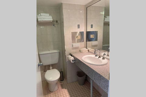 All In 500 Aud Weekly Beachfront The STRAND Studio Apartment - Accommodation Broadbeach 2