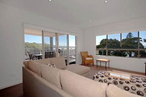 Alta Mira, Unit 14, 12 - 14 Soldiers Point Rd - Accommodation Broadbeach 1