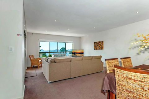 Alta Mira, Unit 14, 12 - 14 Soldiers Point Rd - Accommodation Broadbeach 2