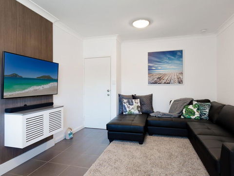 Amanda Court 2/1 Weatherly Cl - Renovated Unit With Aircon, Wifi And Close To The Beach - Accommodation Broadbeach 1